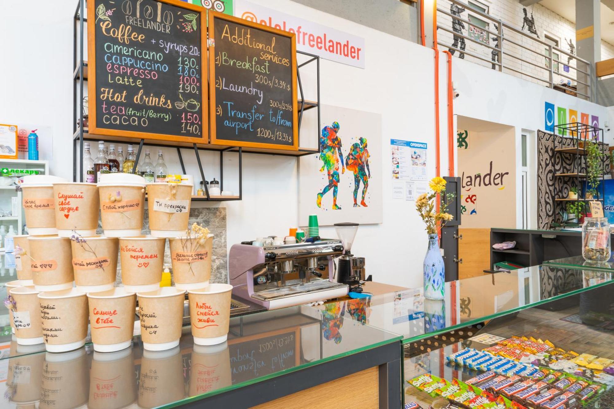 Ololofreelander Hostel&Coworking Biskek Kültér fotó