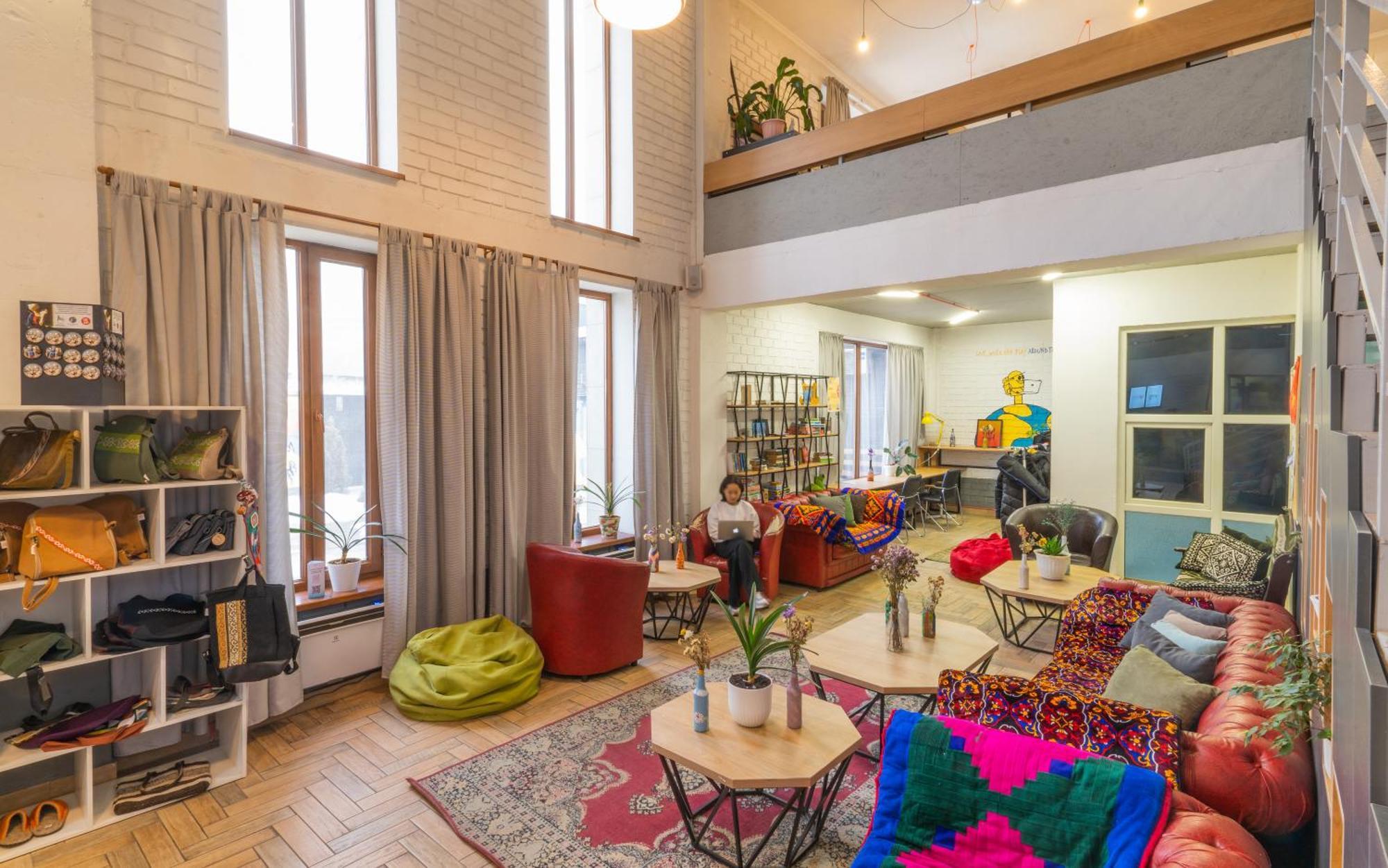 Ololofreelander Hostel&Coworking Biskek Kültér fotó