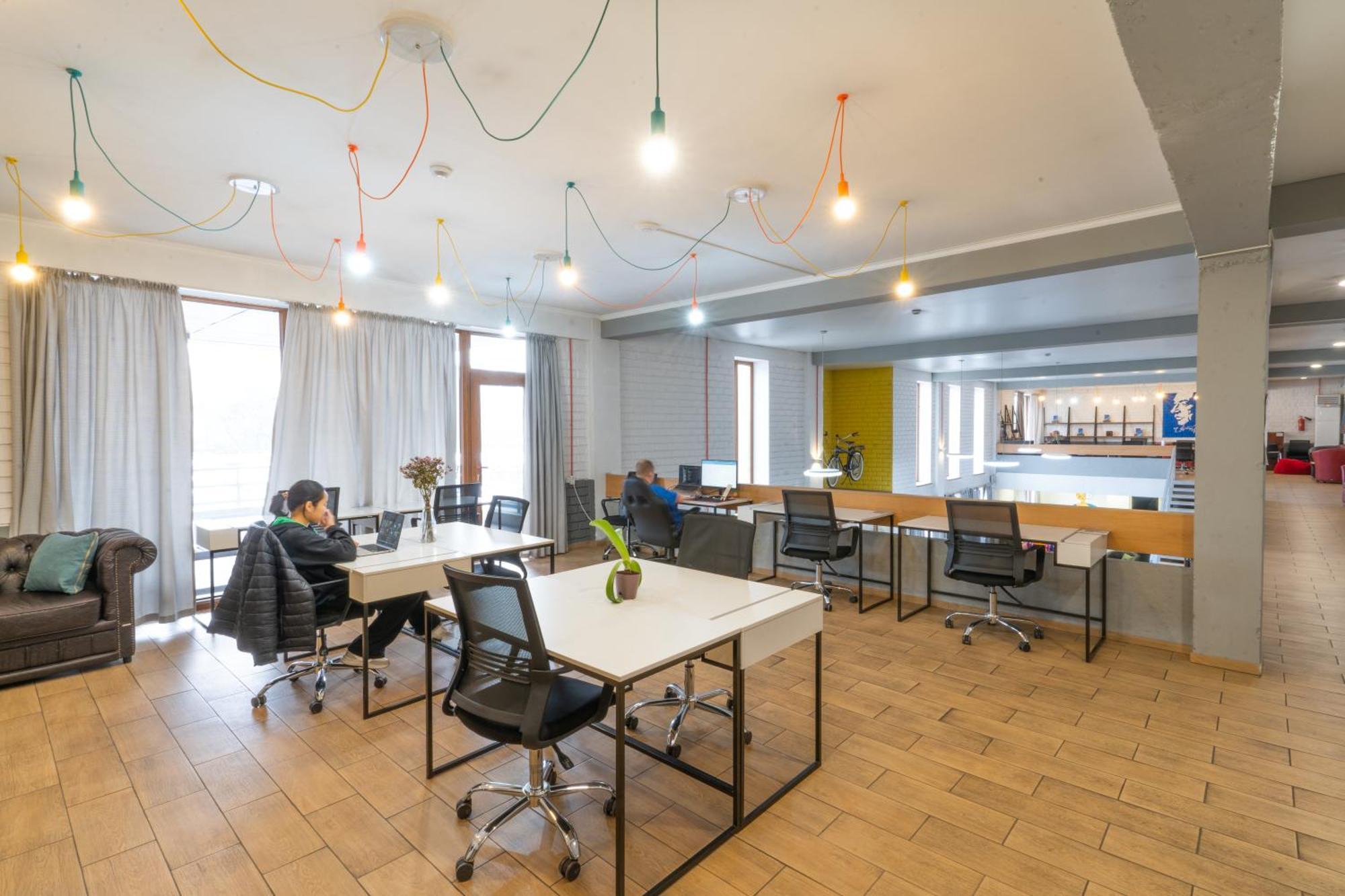Ololofreelander Hostel&Coworking Biskek Kültér fotó