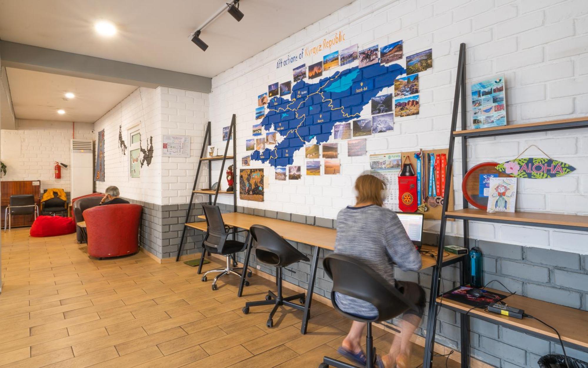 Ololofreelander Hostel&Coworking Biskek Kültér fotó