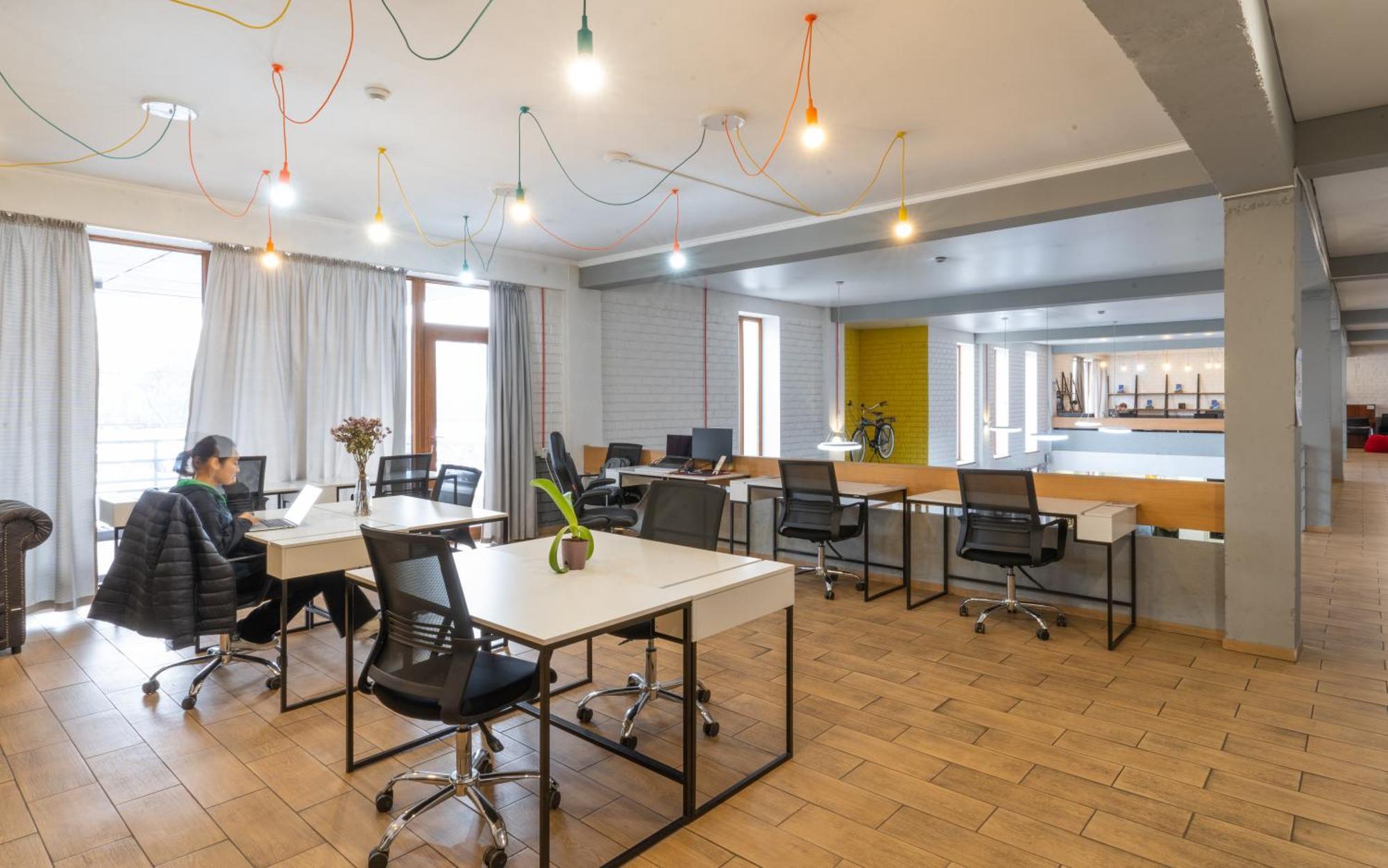Ololofreelander Hostel&Coworking Biskek Kültér fotó