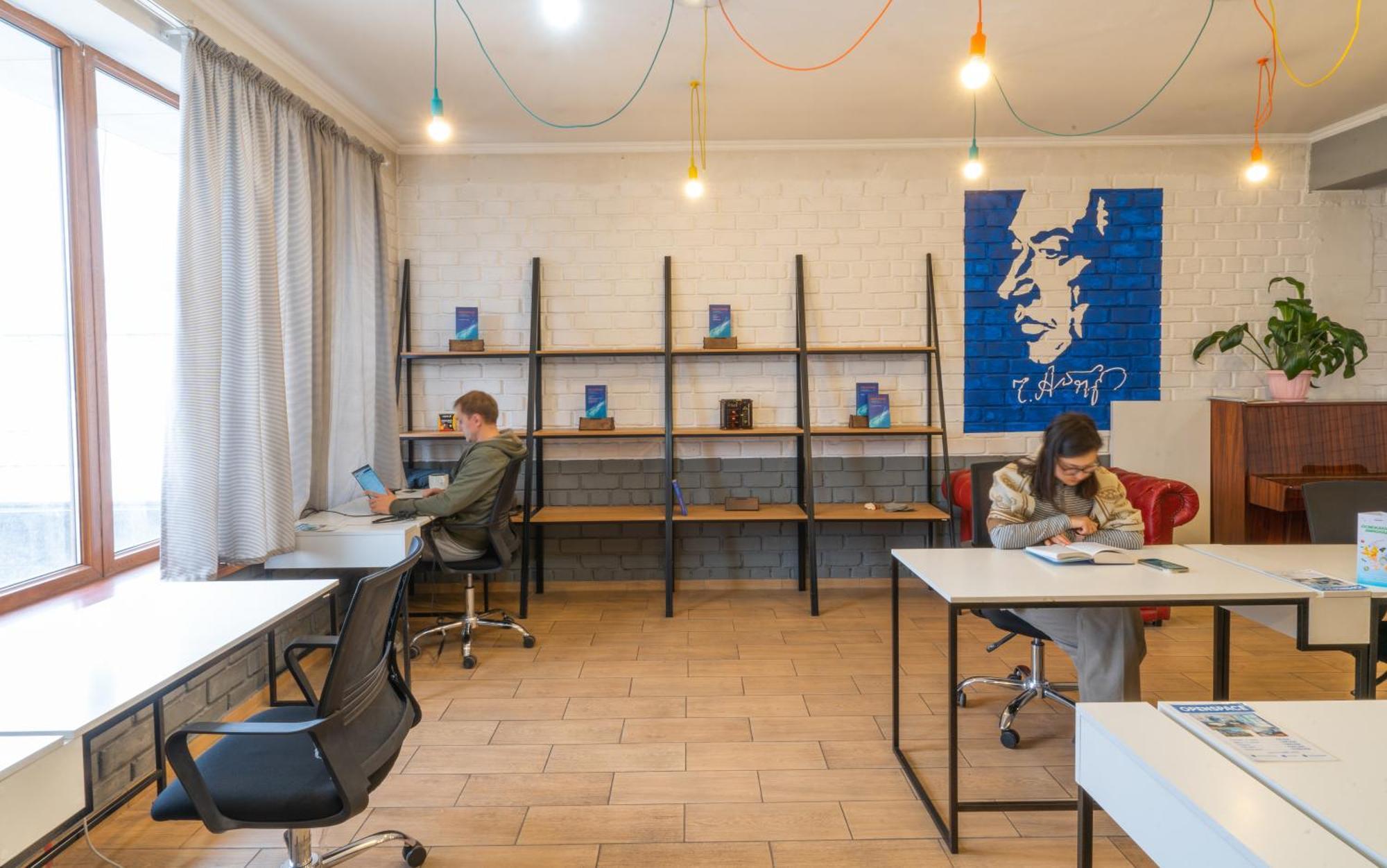 Ololofreelander Hostel&Coworking Biskek Kültér fotó
