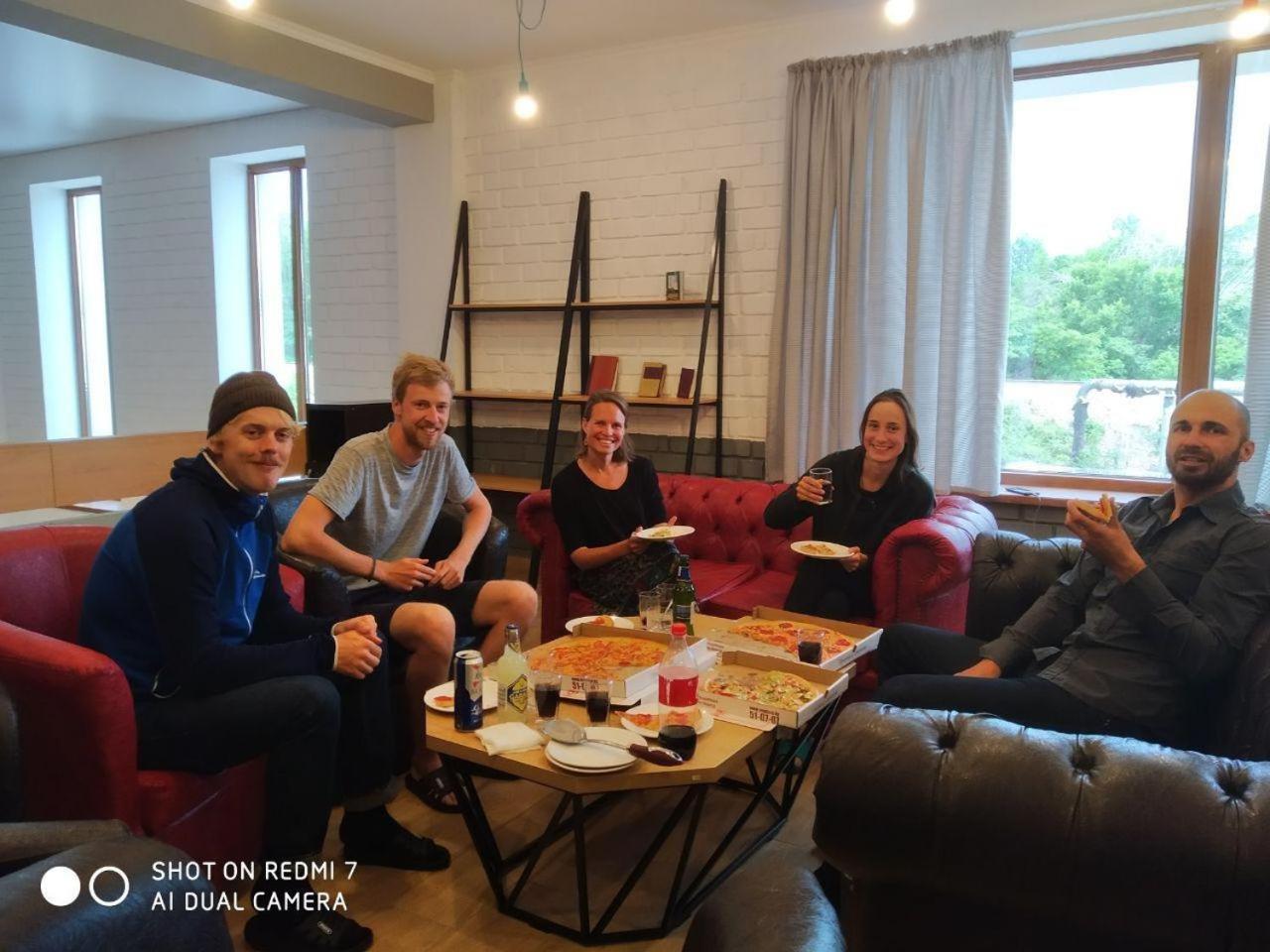 Ololofreelander Hostel&Coworking Biskek Kültér fotó